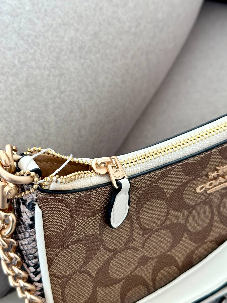 Coach Swinger 20 In Signature Canvas White/Gold - 5
