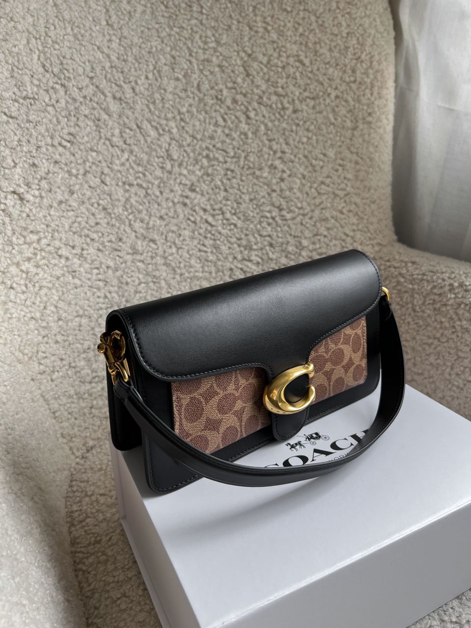 Coach Tabby Black/Beige Shoulder Bag In Signature Canvas - 4