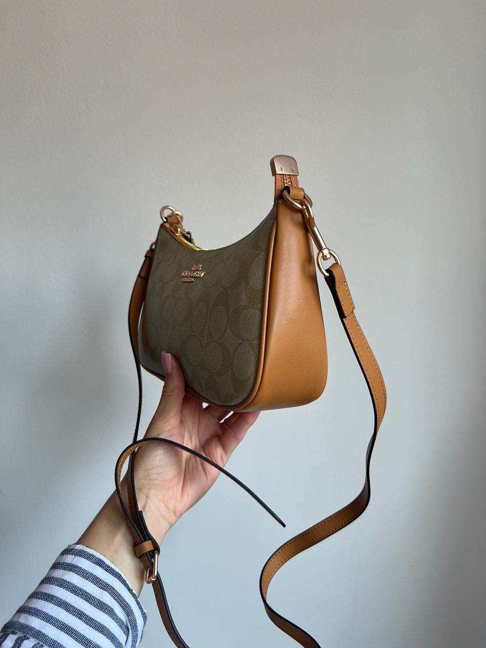 Coach Teri Caramel Shoulder Bag In Signature Canvas - 3