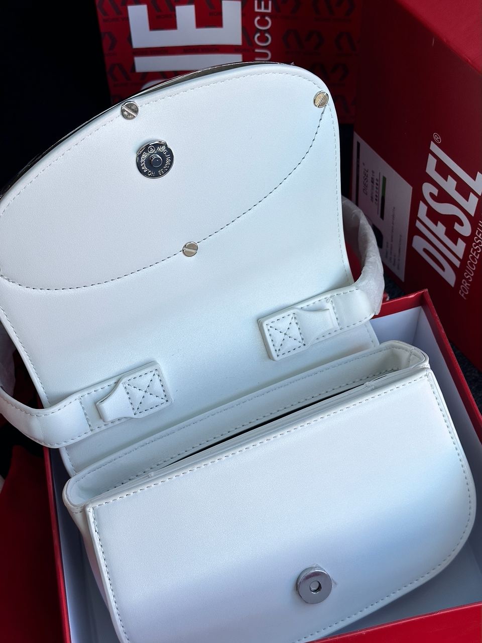 DIESEL 1DR Iconic Shoulder Bag White - 13