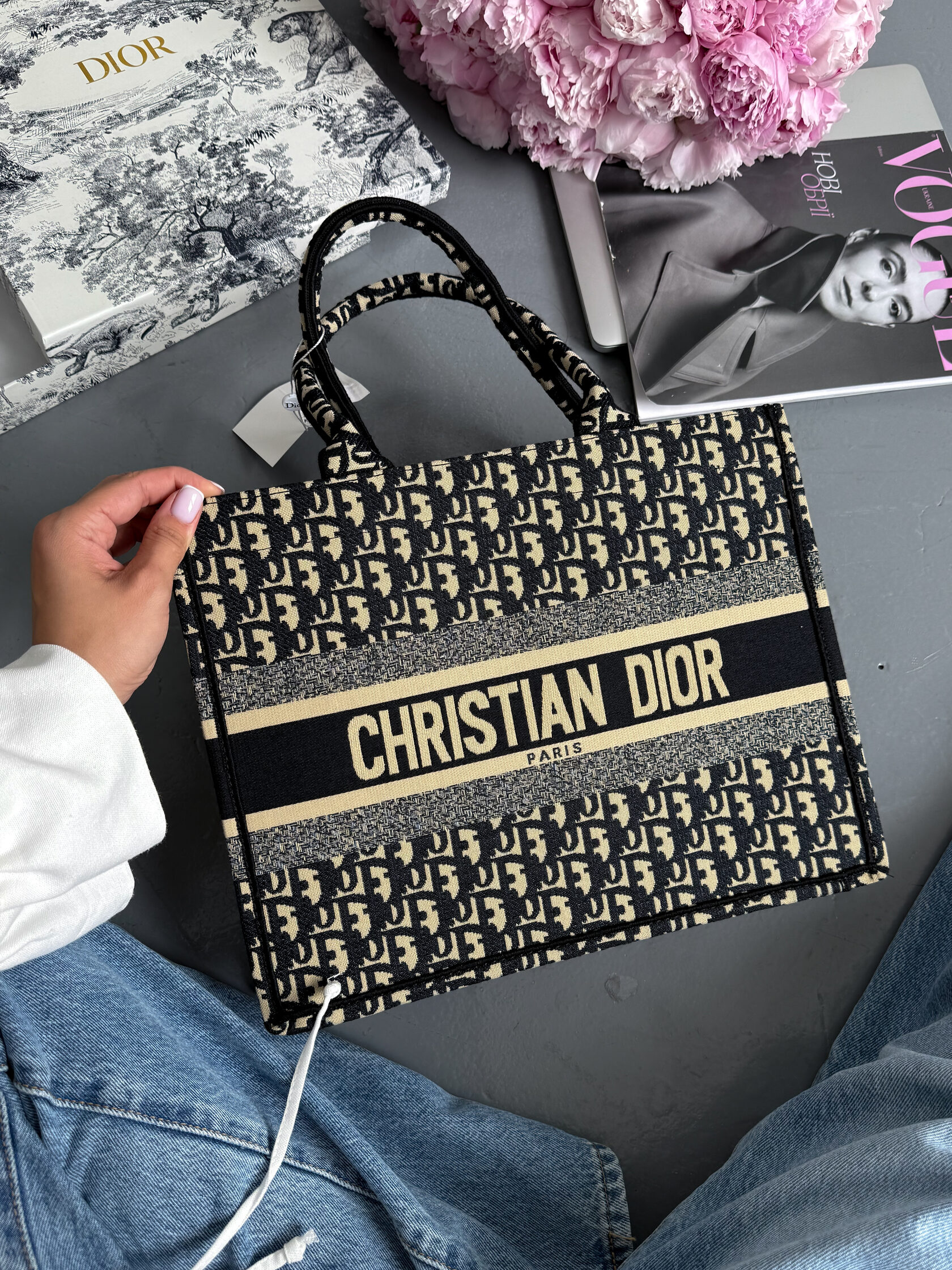 Dior Large Book Tote Ecru and Blue Dior Oblique Embroidery - 3