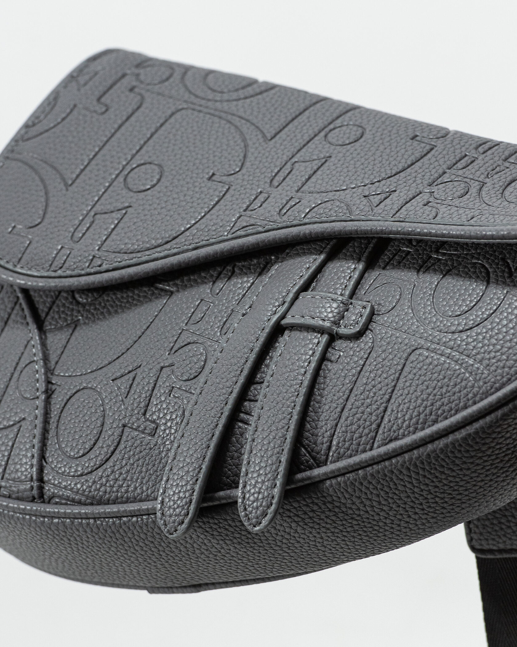 Dior Saddle Belt Bag in Graphite black Oblique Embossed Calfskin - 5