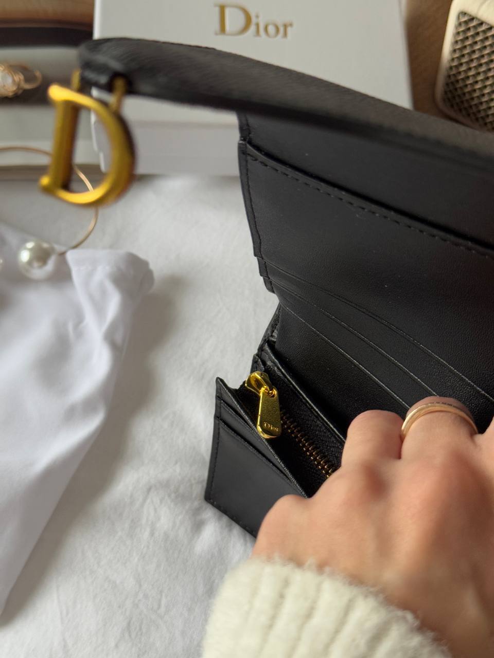 Dior Saddle Bloom card holder in black grained calfskin - 11