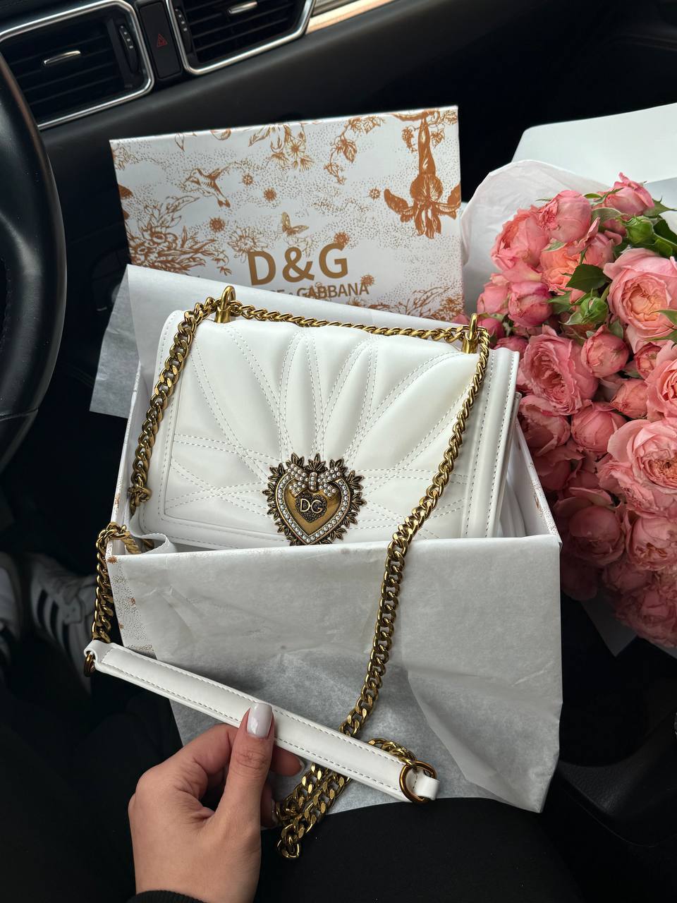 Dolce &amp; Gabbana Devotion Small Quilted Leather Shoulder Bag in White - 5