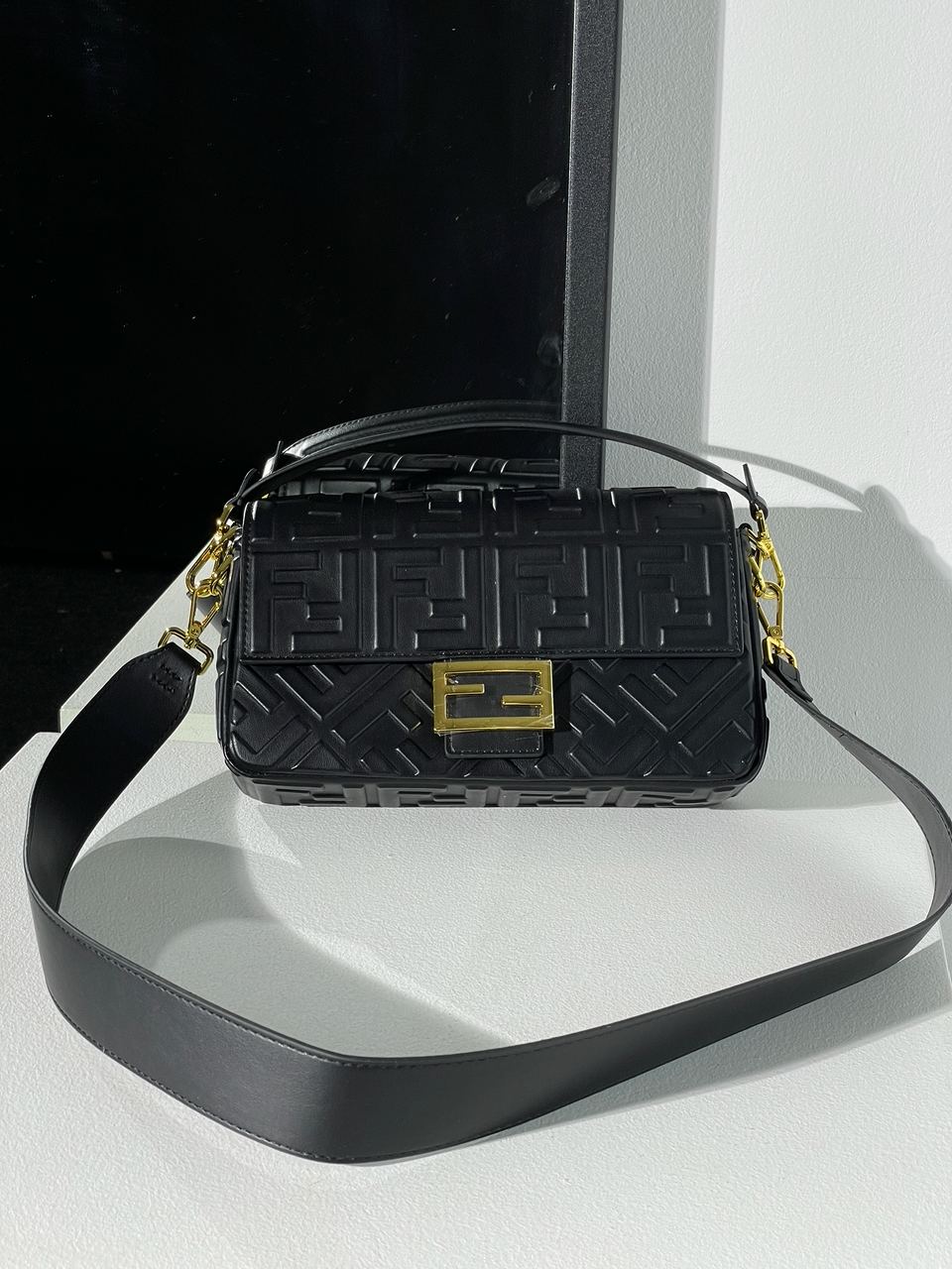 Fendi Baguette Black Leather Bag - 3