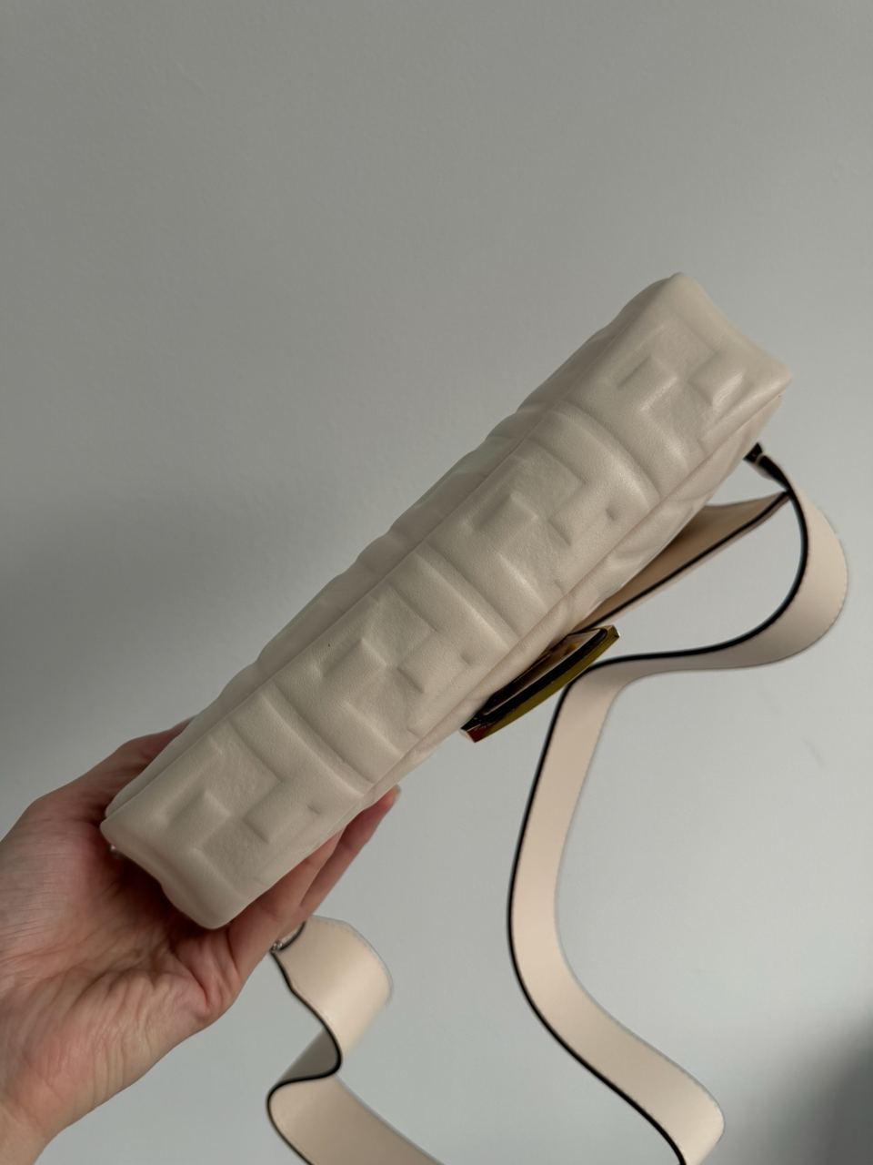 Fendi Baguette Cream Leather Bag - 20