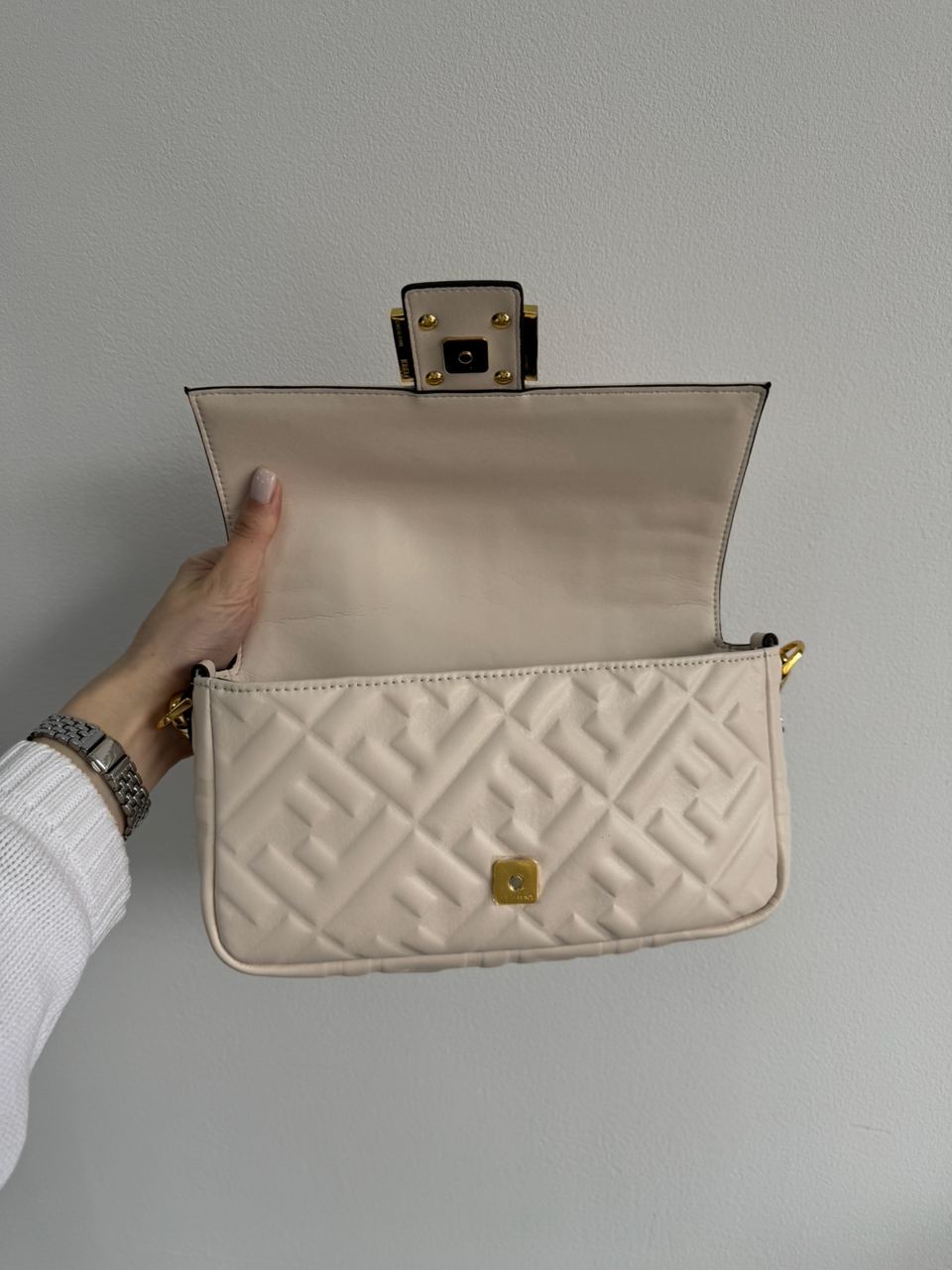Fendi Baguette Cream Leather Bag - 21