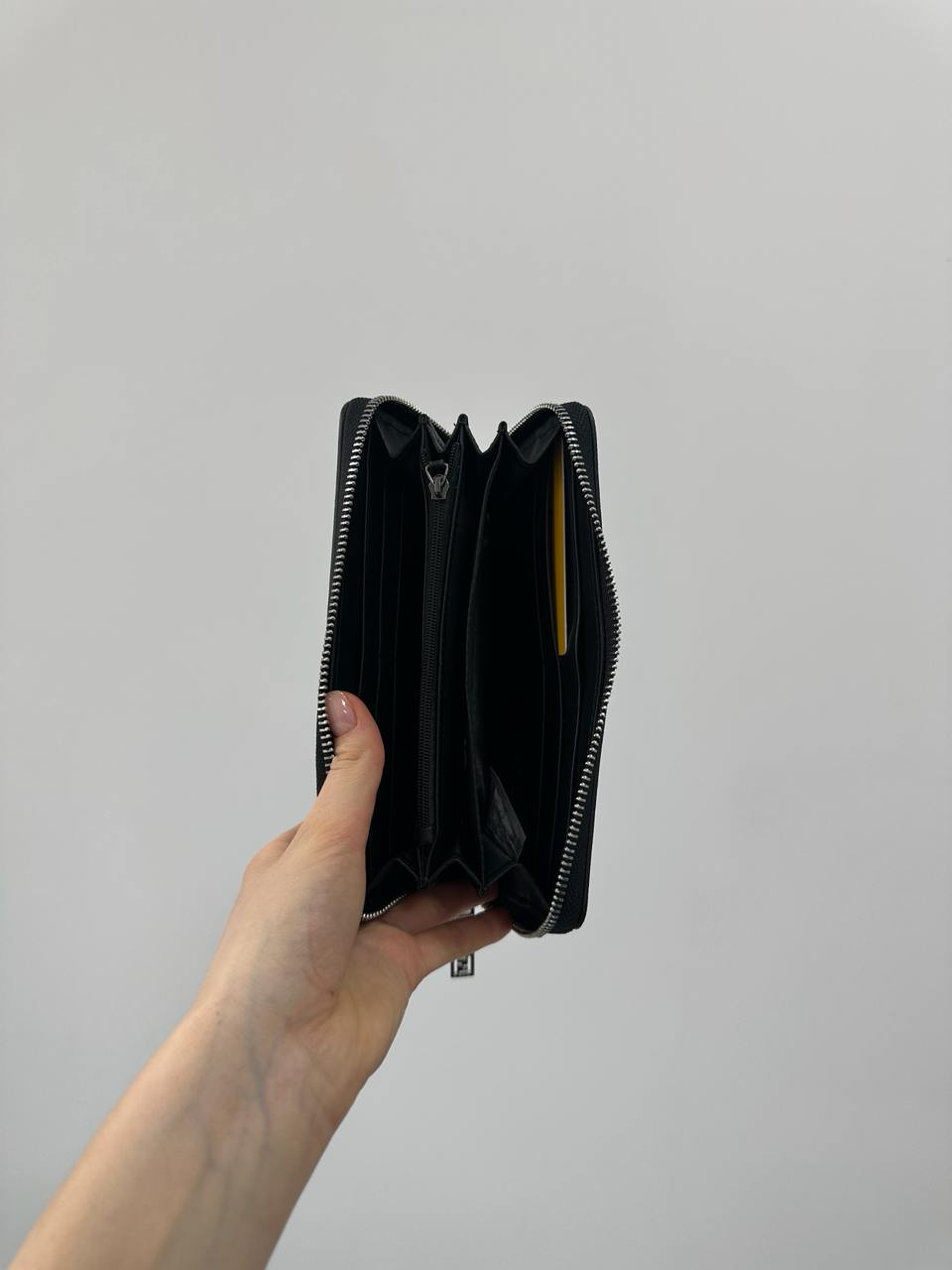 Fendi Zip Around Black Leather Wallet Fendi Eyes - 12