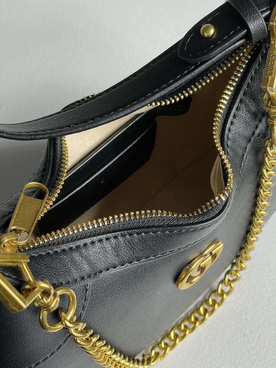 Gucci Aphrodite Small Shoulder Bag Black - 25