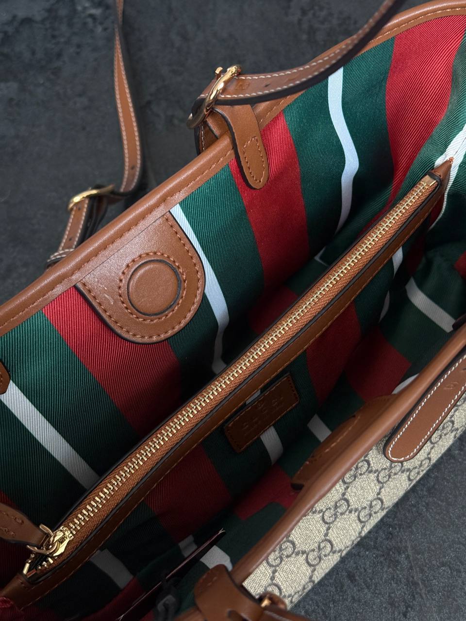 Gucci GG Emblem Medium Tote Bag - 9