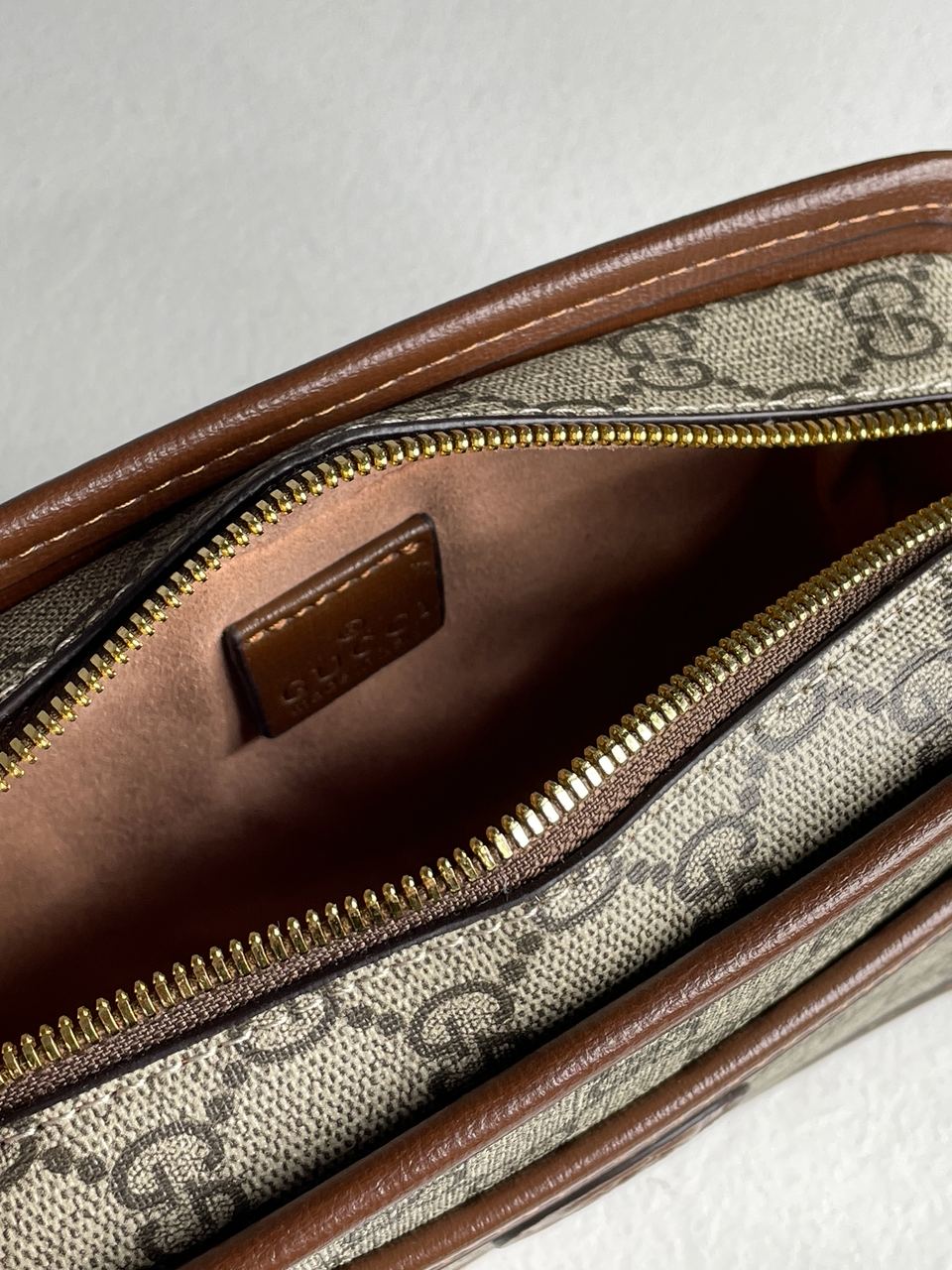 Gucci Mini Bag With Interlocking G - 25