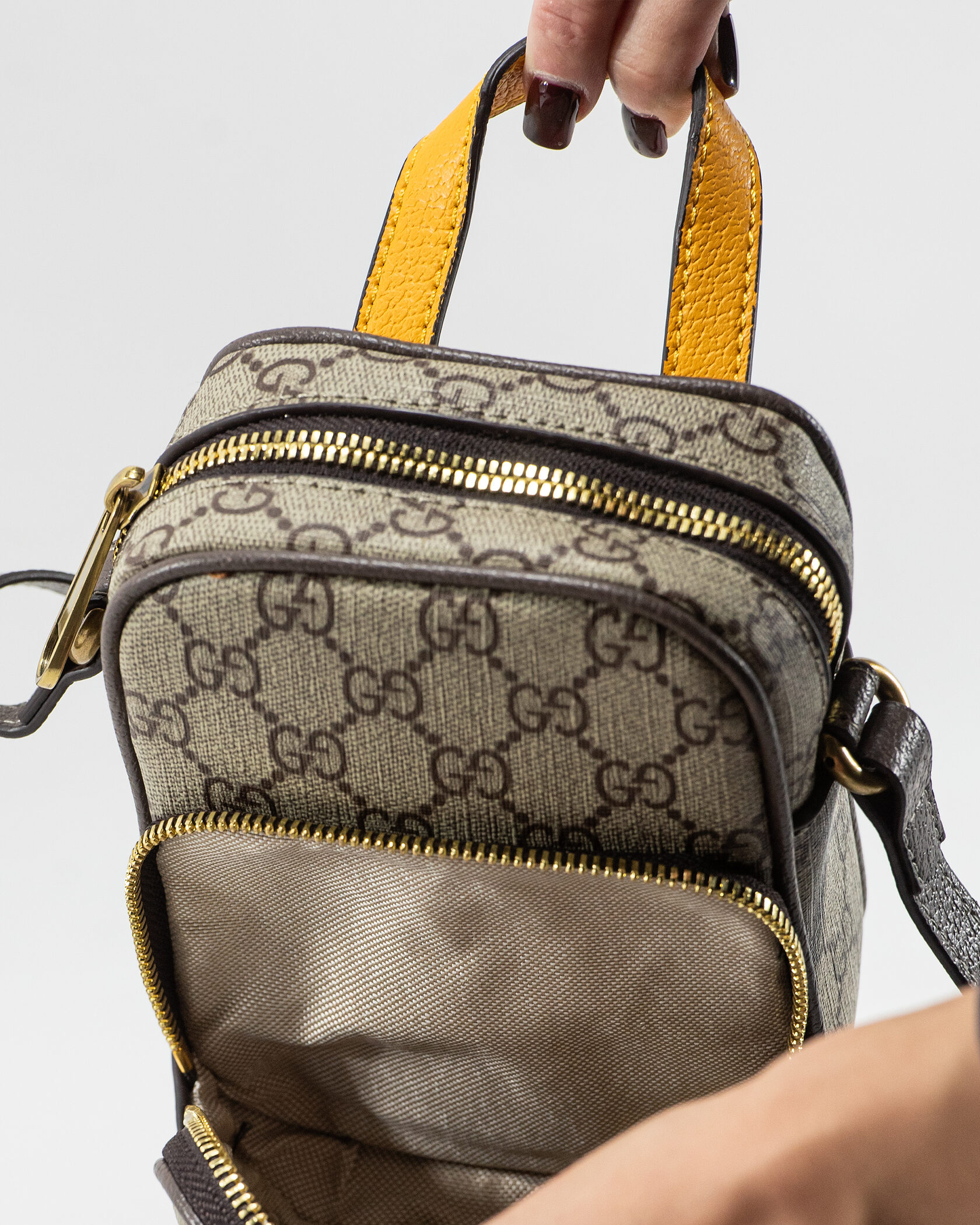 Gucci Neo Vintage GG Supreme Small Messenger Bag in Beige/Brown - 11