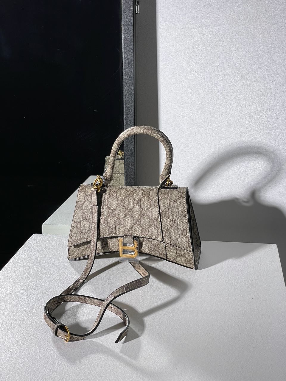 Gucci X Balenciaga Hourglass Hacker Aria Supreme - 7