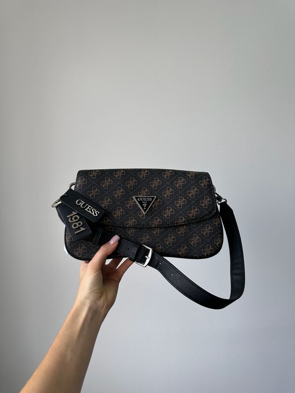 Guess Cordelia Shoulder Bag Brown Canvas - 3