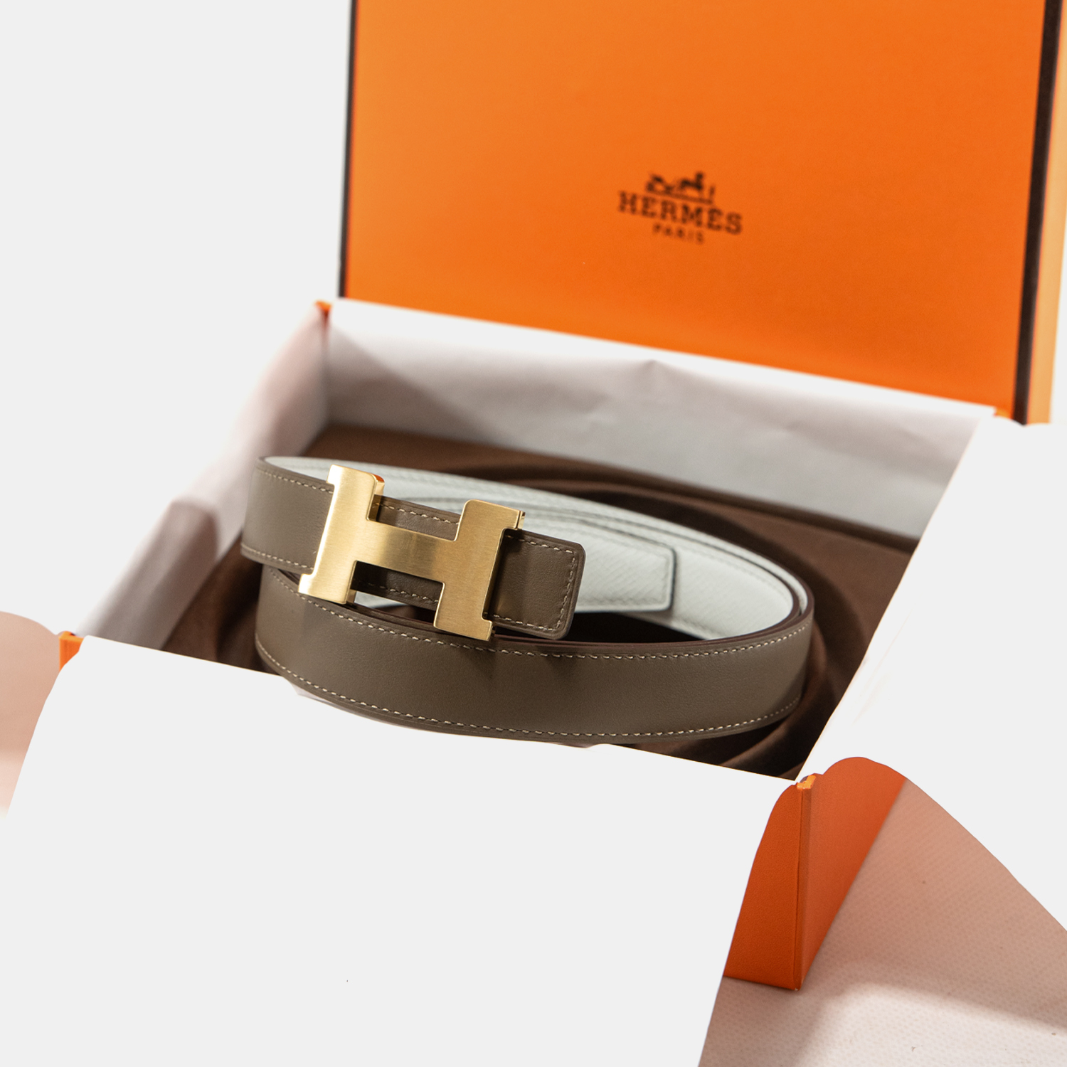 Hermès H Reversible Belt in Brown/White Leather with Gold Buckle - 2