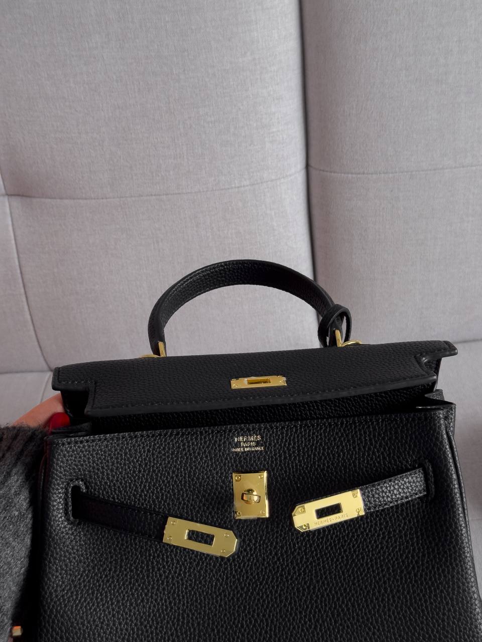 Hermès Kelly 25 Sellier Epsom Leather Bag in Rouge H Black - 10