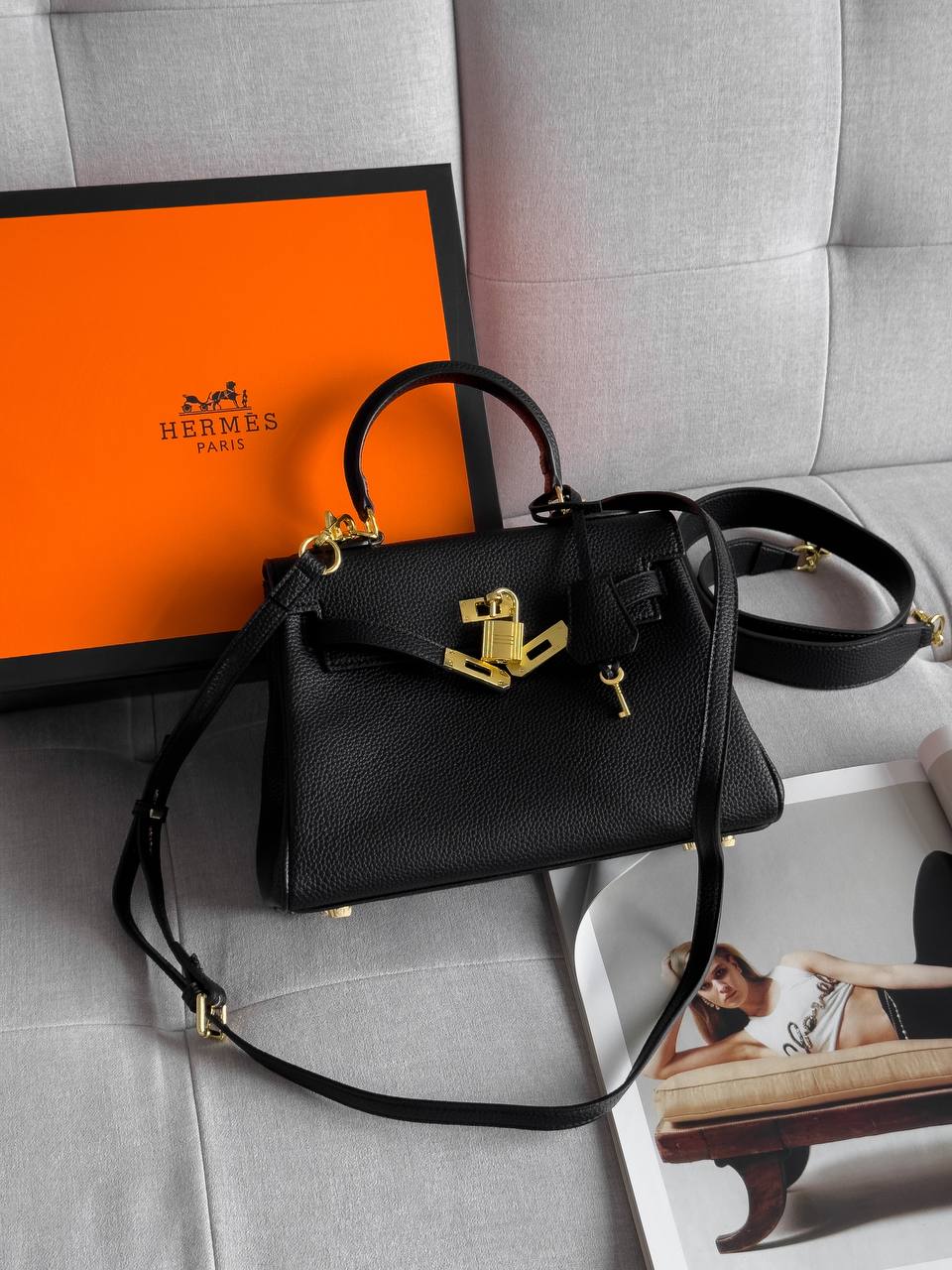 Hermès Kelly 25 Sellier Epsom Leather Bag in Rouge H Black - 4