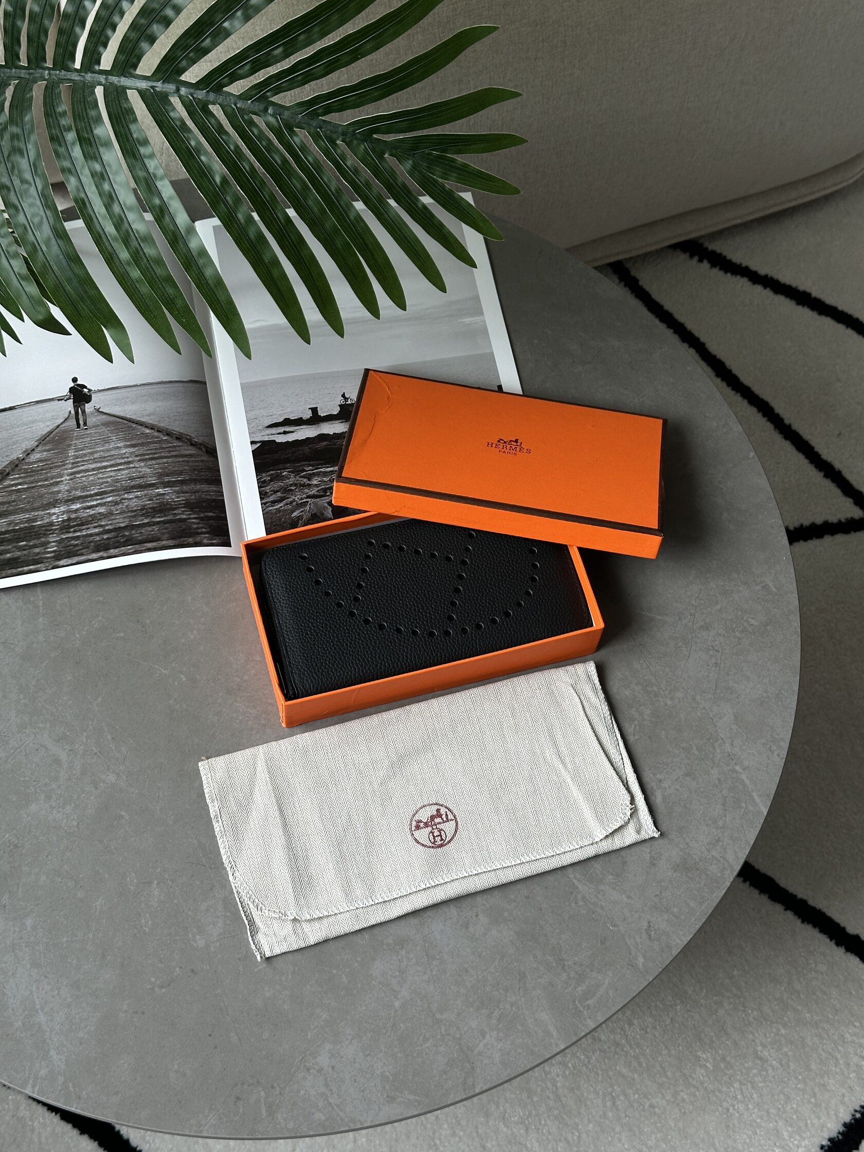 Hermes Evelyne Long Chevre Leather Long Bill Wallet Black - 3