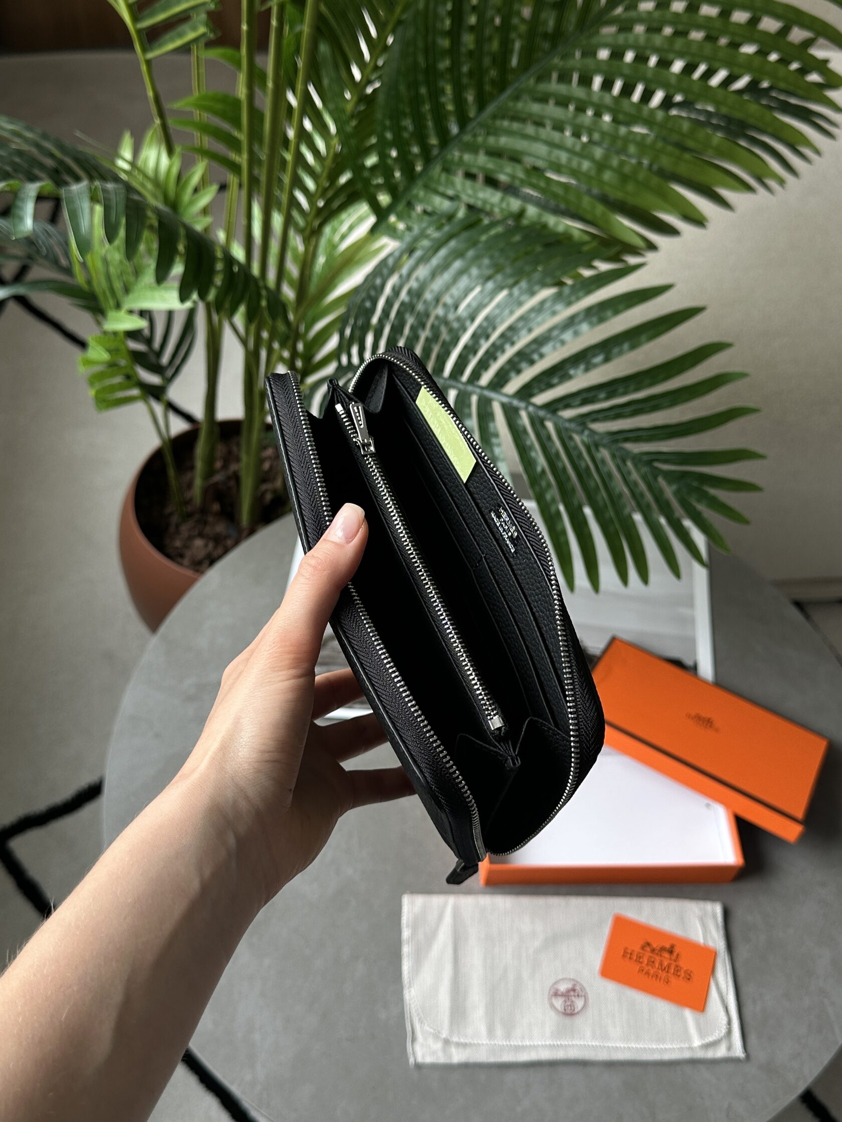 Hermes Evelyne Long Chevre Leather Long Bill Wallet Black - 9