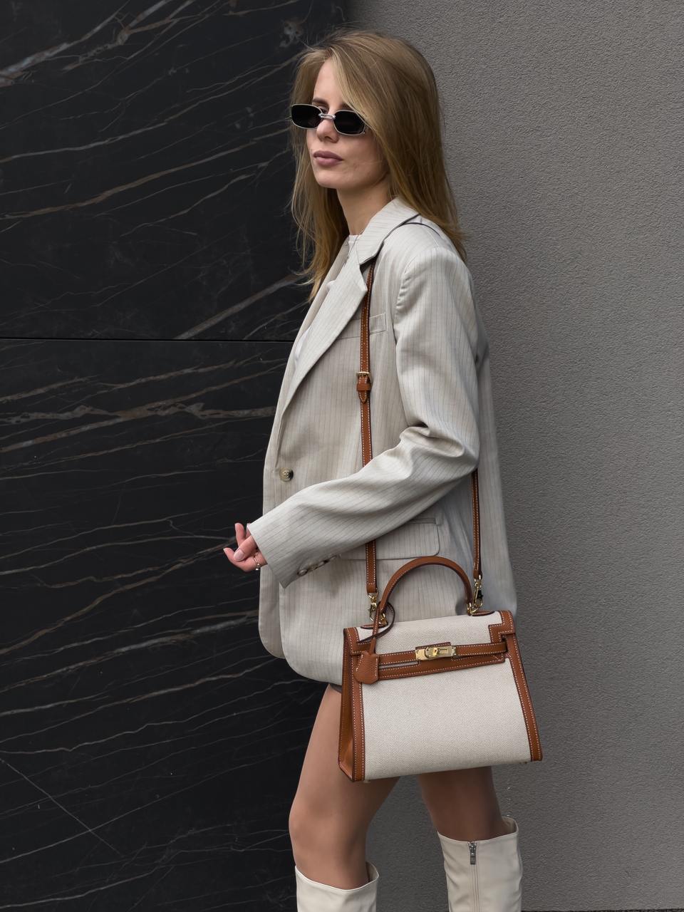 Hermes Kelly Handbag Ecru Toile and Gold Courchevel with Gold Hardware - 4