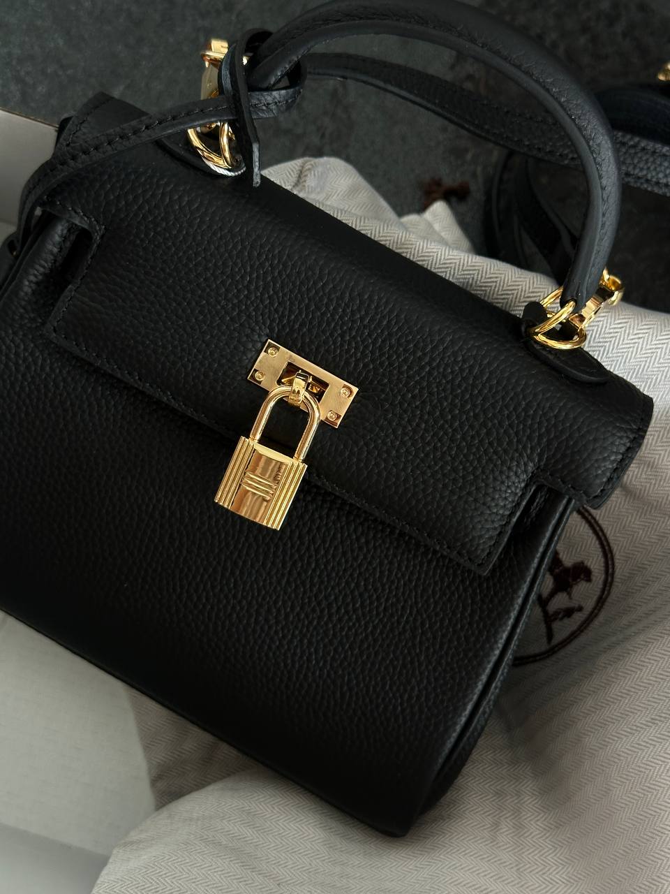 Hermes Kelly Mini 19 Black/Gold - 4