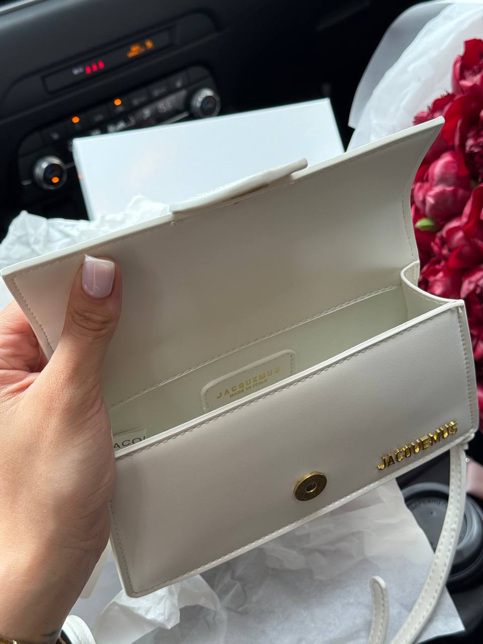 Jacquemus Le Bambino Small Handbag With Adjustable Crossbody White - 9