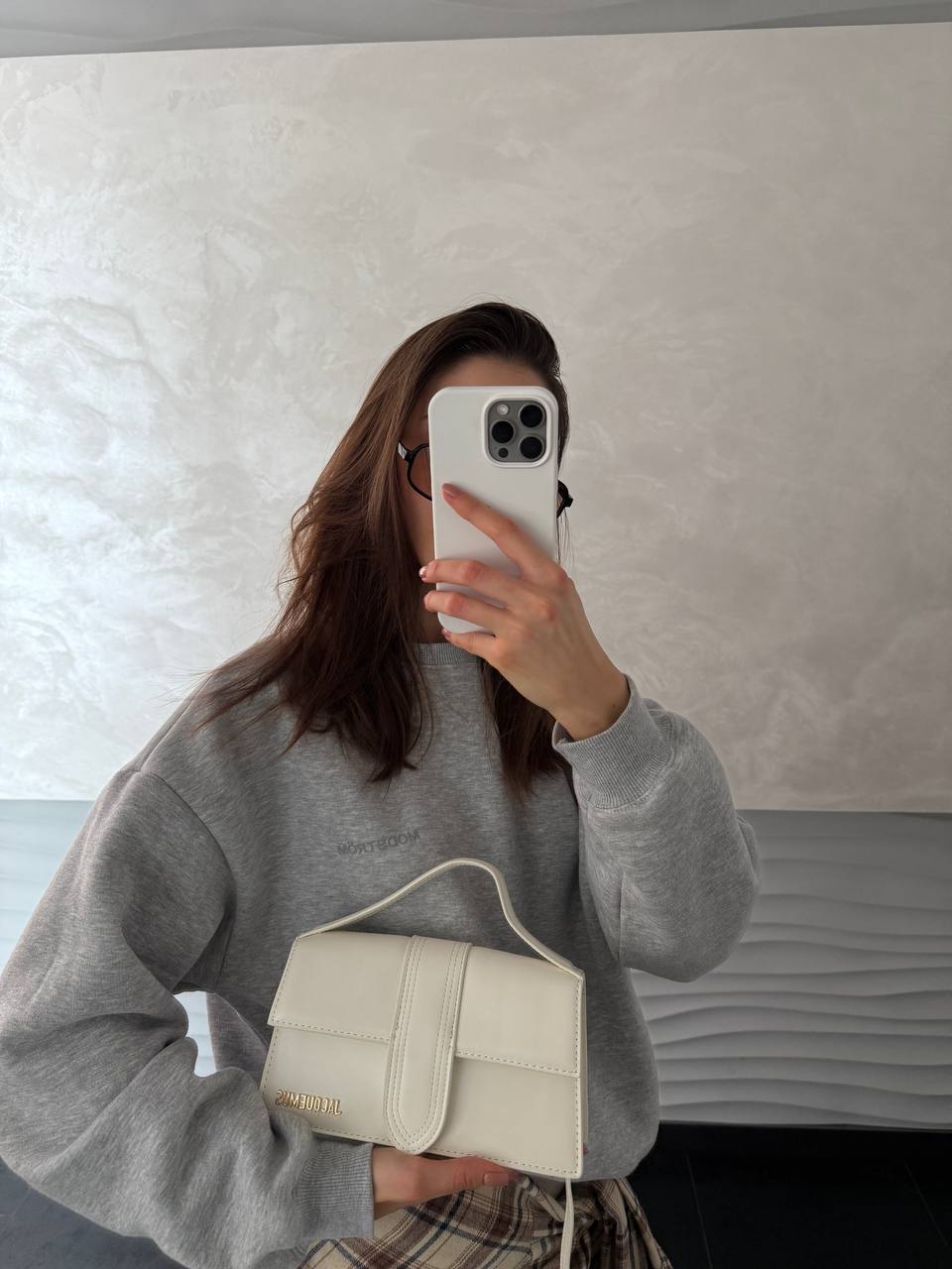 Jacquemus Le Bambino Small Leather Shoulder Bag in White - 8