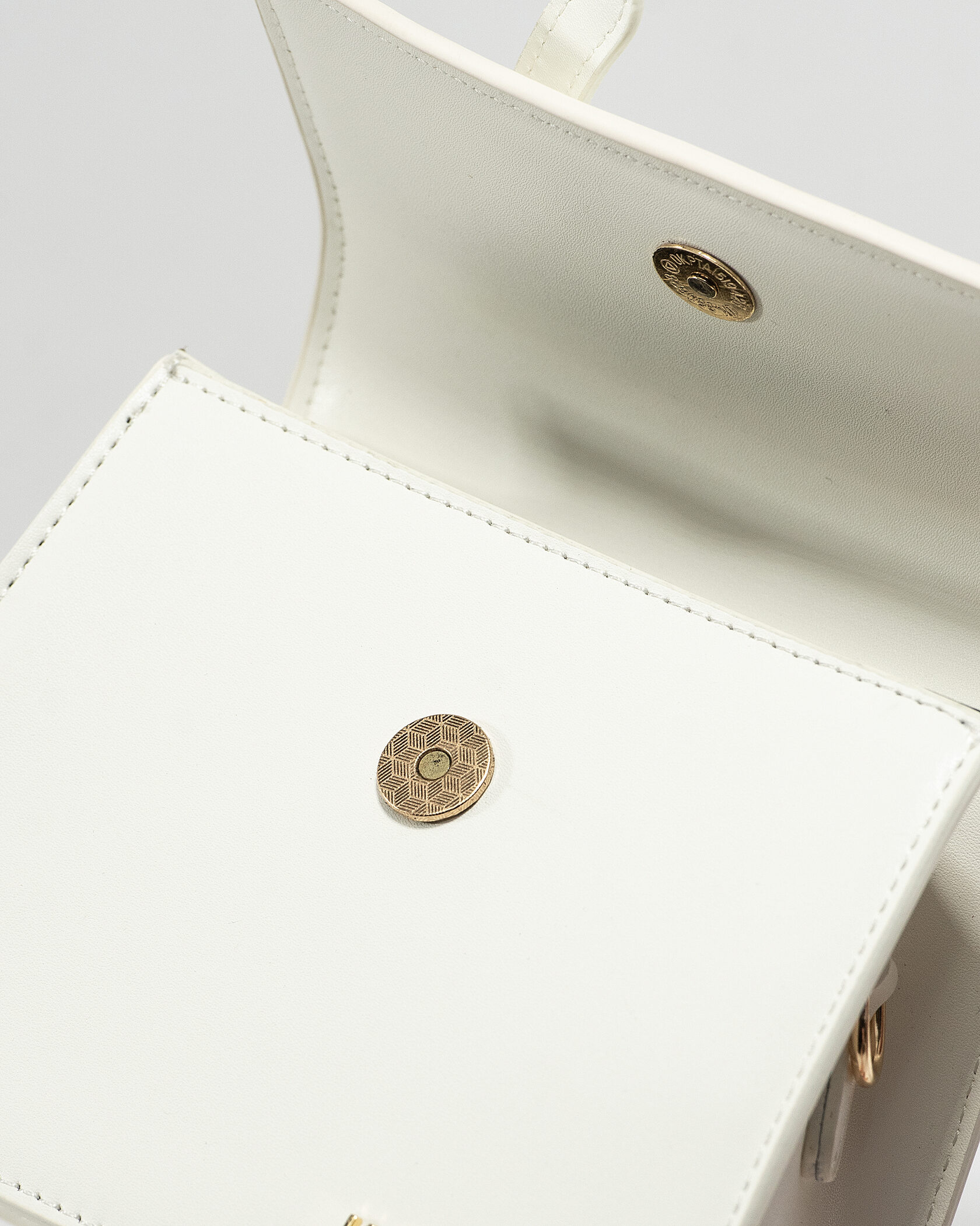 Jacquemus Le Chiquito Moyen Boucle White - 12