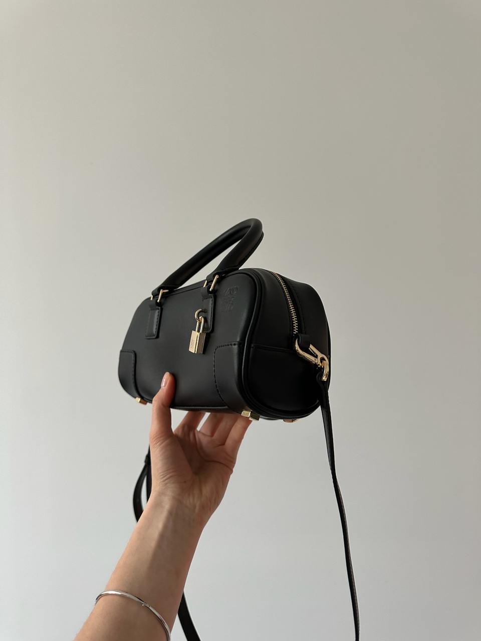Loewe Amazona 23 Cropped Bag in Nappa Calfskin Black - 9