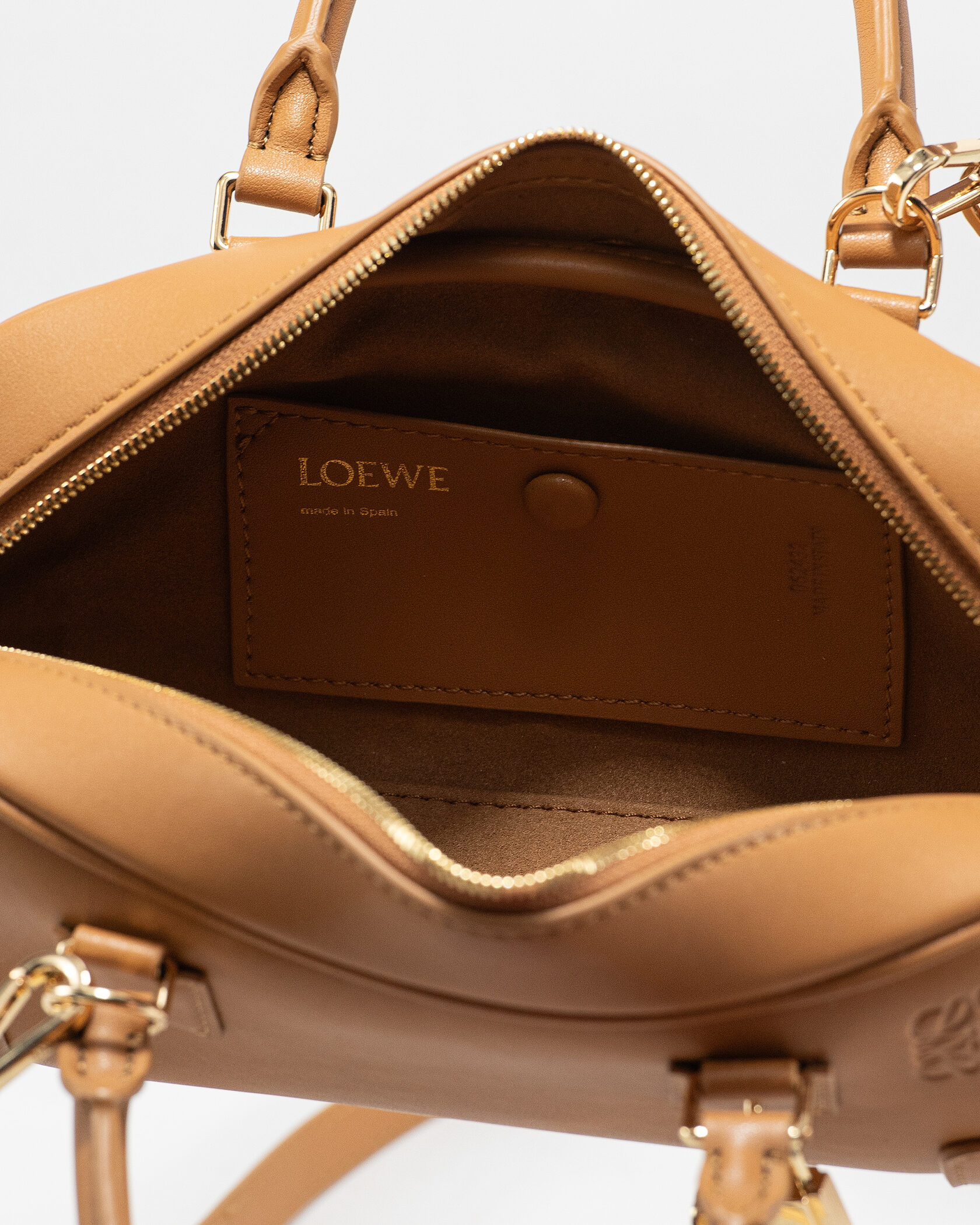 Loewe Amazona 23 Cropped Bag in Nappa Calfskin Caramel - 11