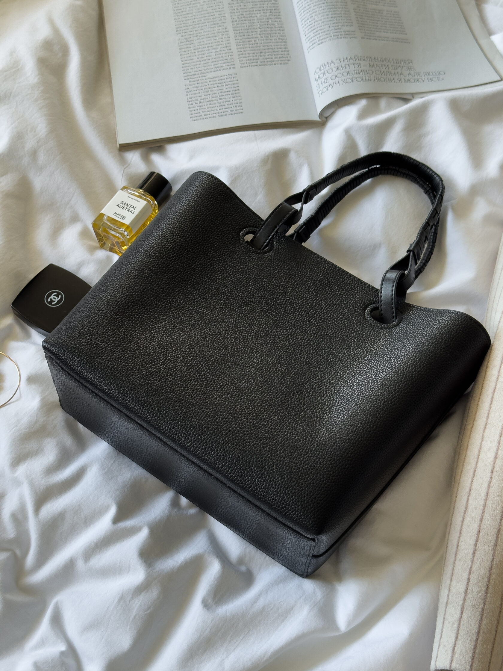 Loewe Bag Tote Anagram Leather Black - 4