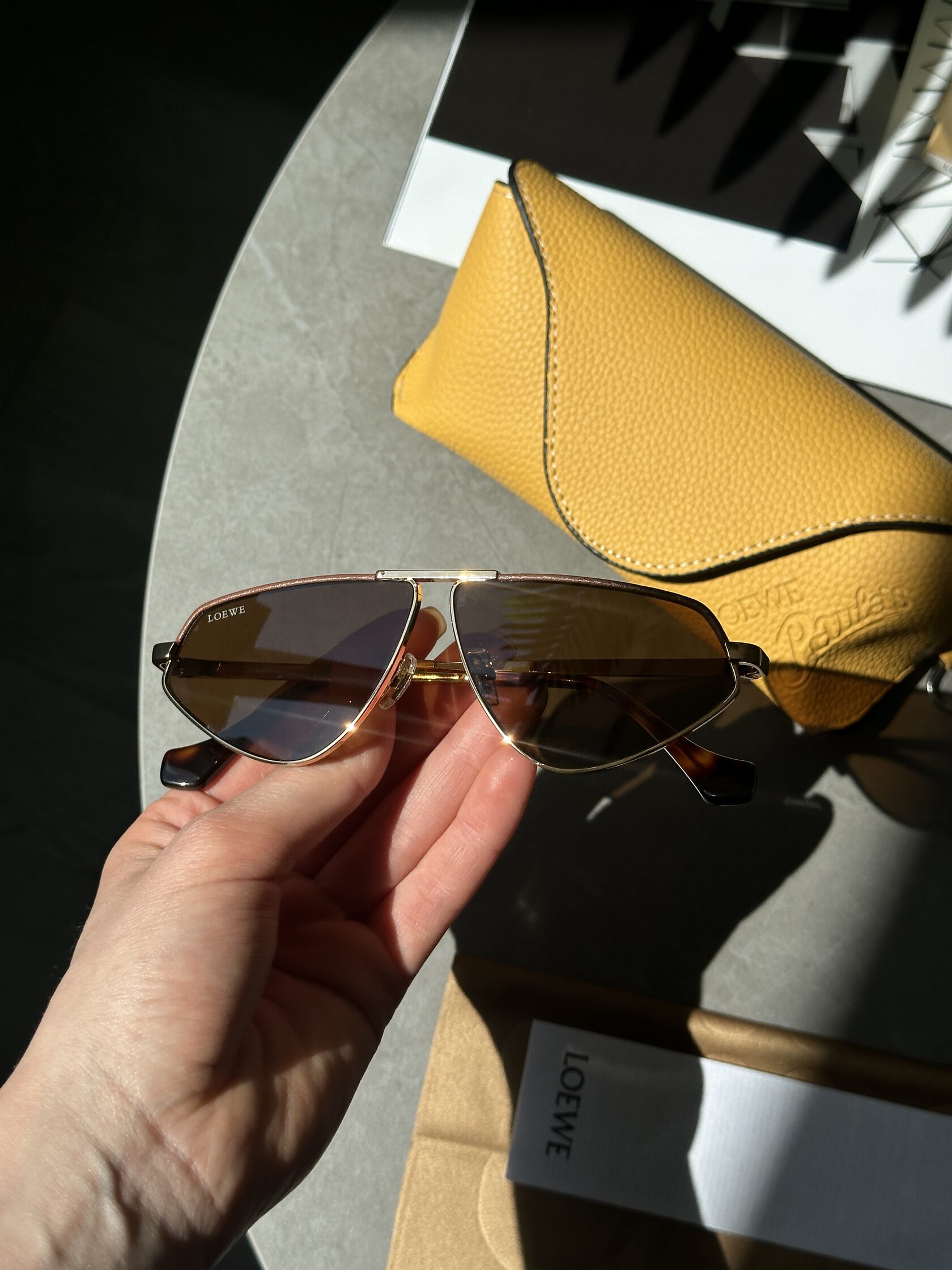 Loewe Brown/Gold LW40039U 002 - 4