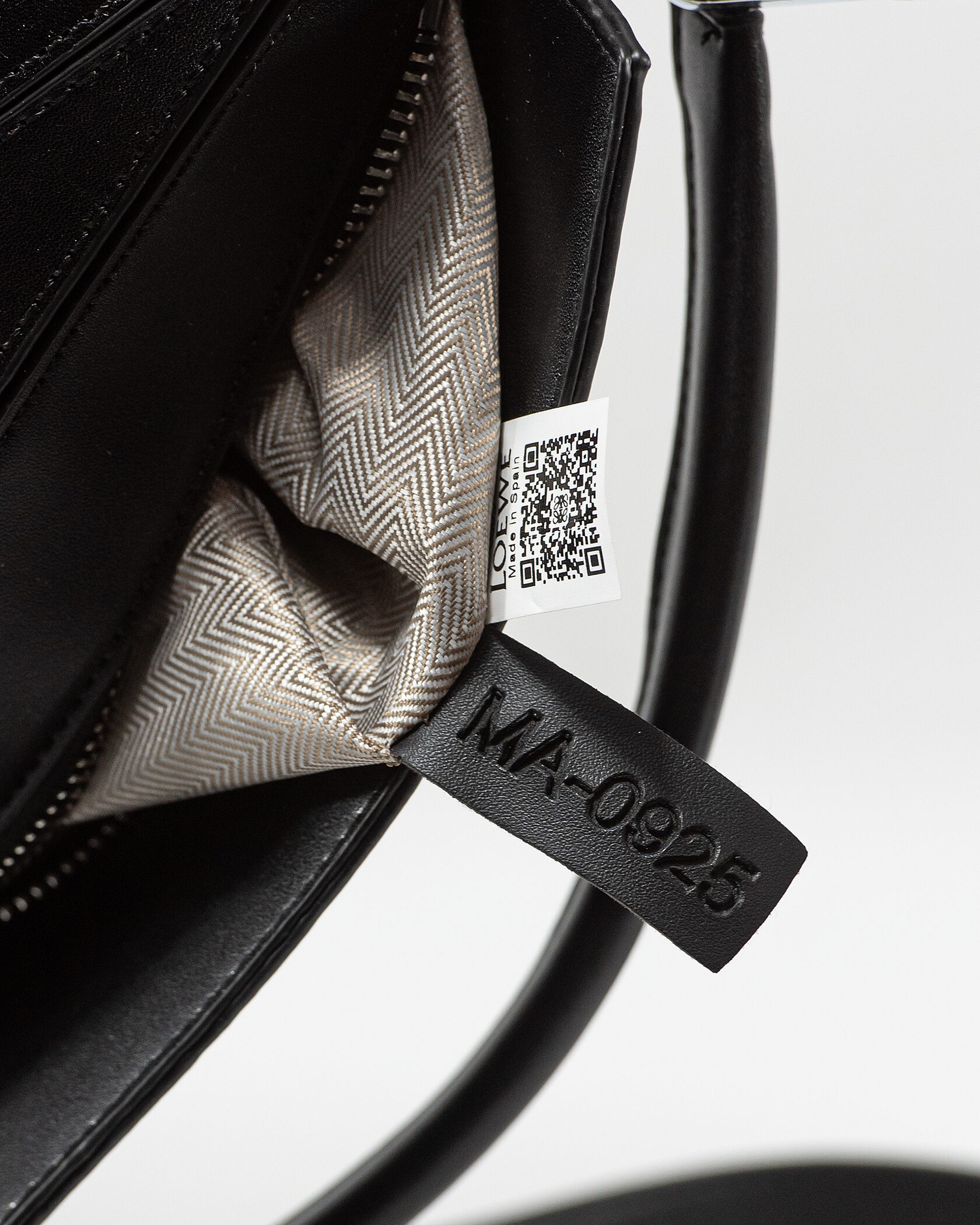 Loewe Paula's Ibiza Puzzle Bag In Classic Calfskin Black - 16