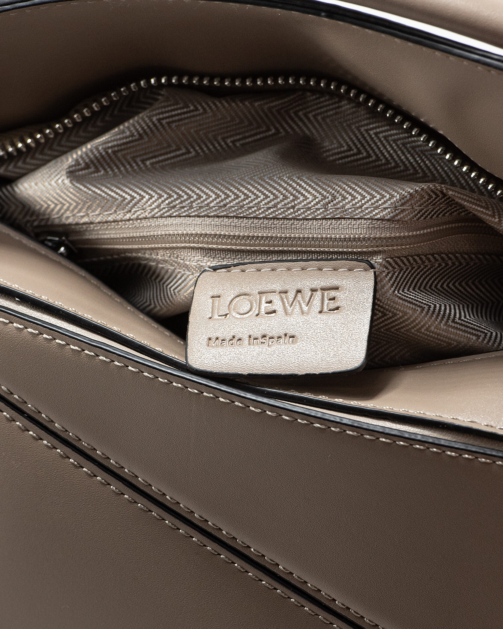 Loewe Paula's Ibiza Puzzle Bag In Classic Calfskin Gentle beige - 15
