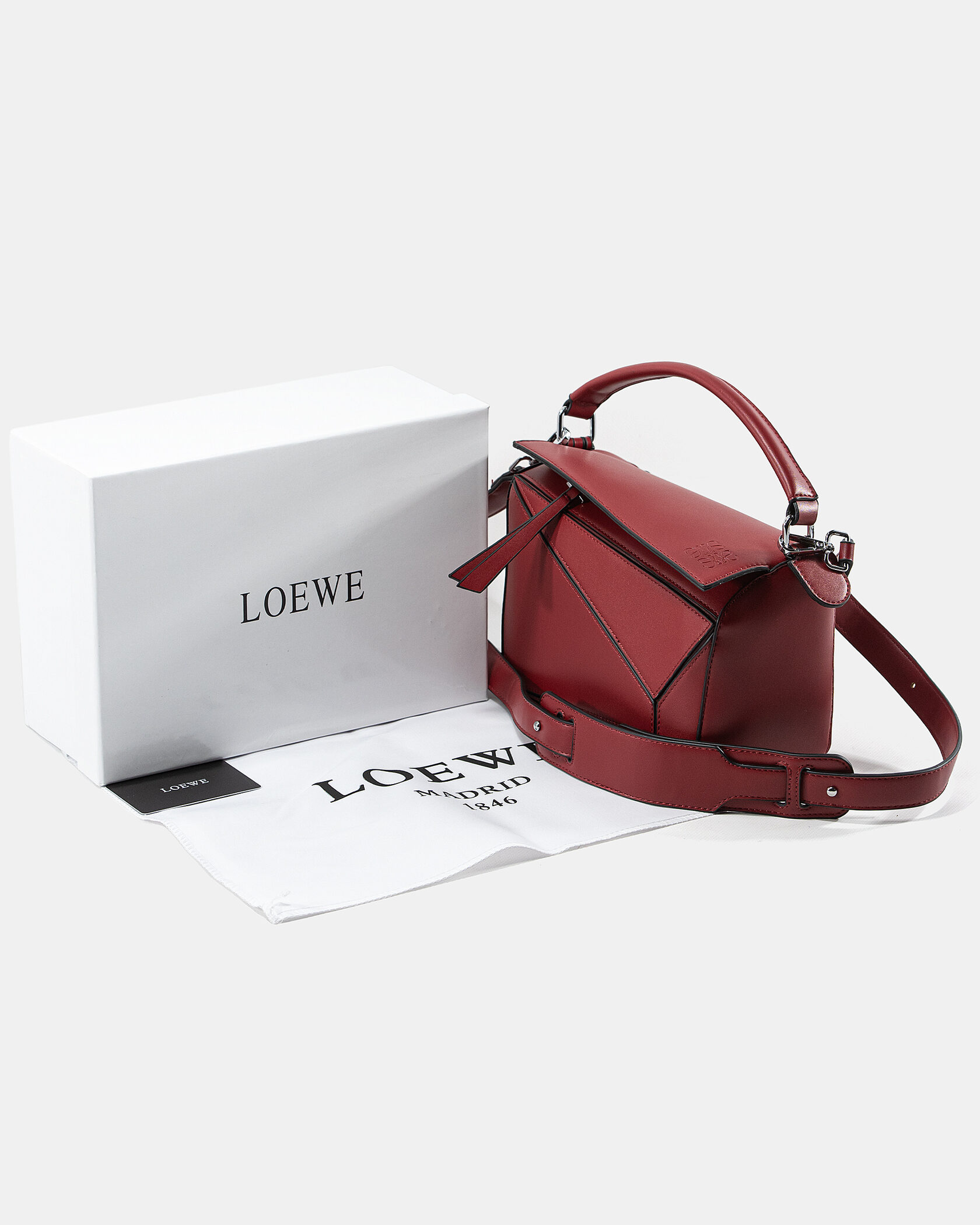 Loewe Paula's Ibiza Puzzle Bag In Classic Calfskin Red - 2