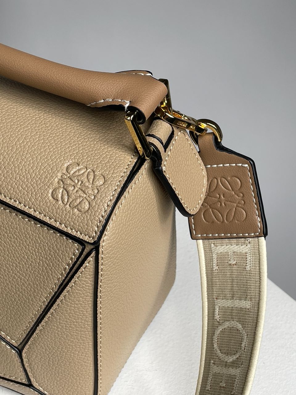 Loewe Small Puzzle Bag in Classic Calfskin Beige - 18