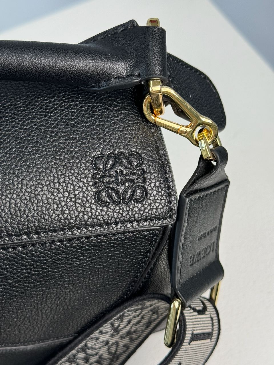 Loewe Small Puzzle Bag in Classic Calfskin Black - 15