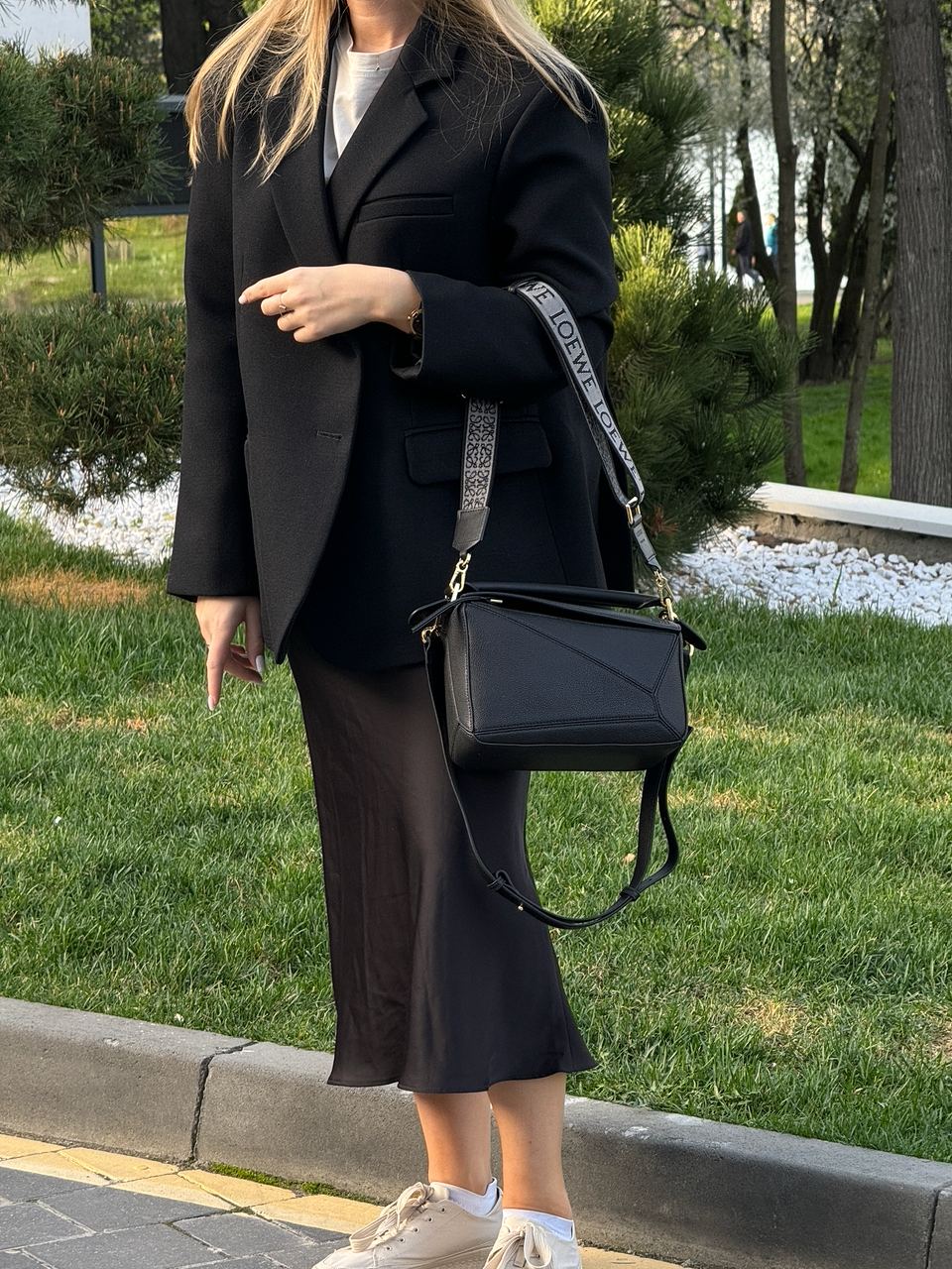 Loewe Small Puzzle Bag in Classic Calfskin Black - 6