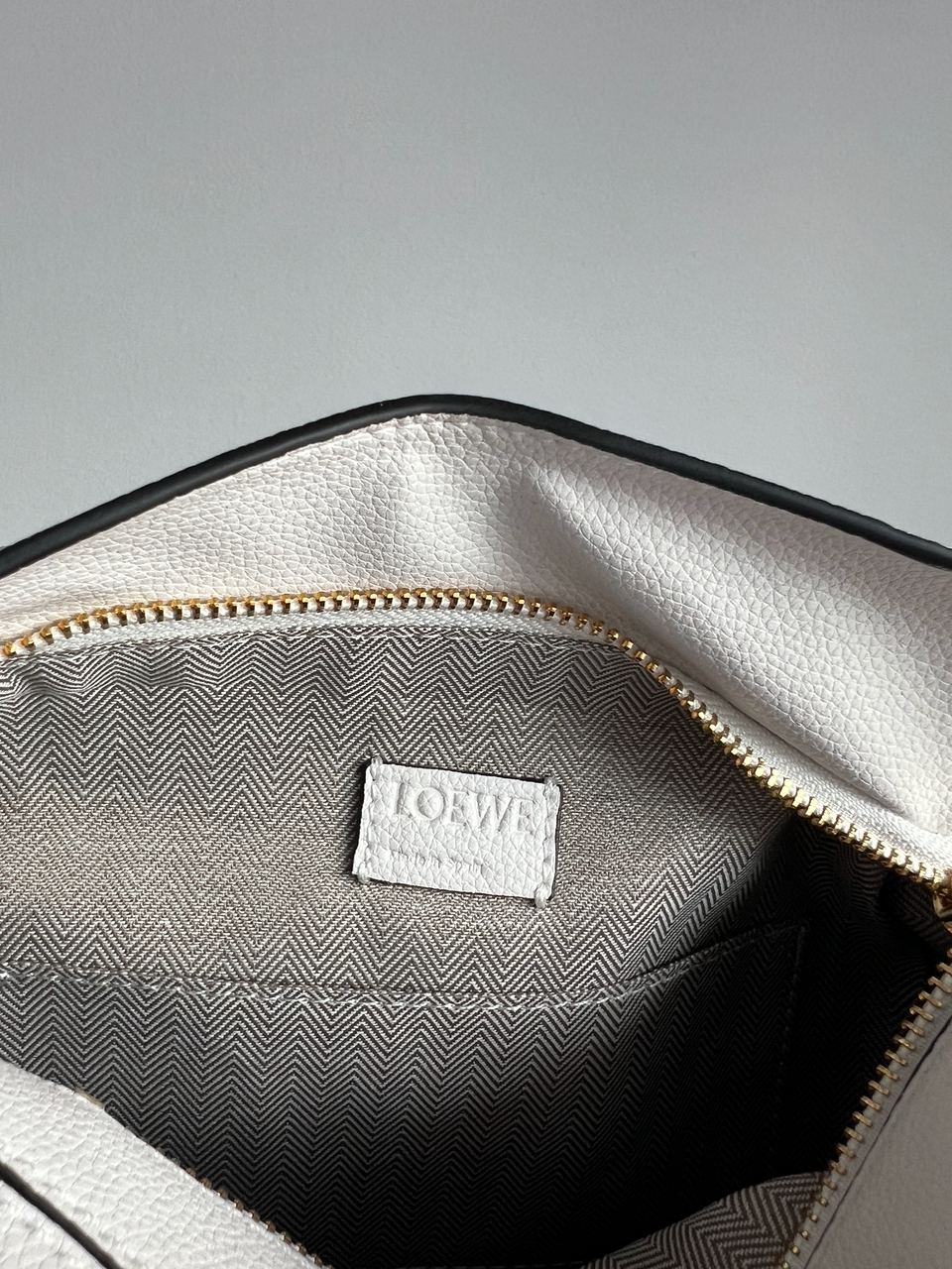 Loewe Small Puzzle Bag in Classic Calfskin White - 9