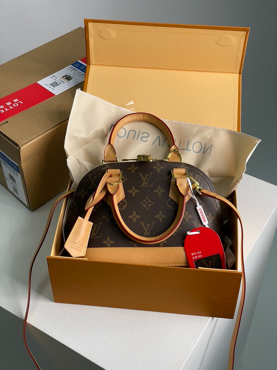 Louis Vuitton Alma Monogram Canvas - 2