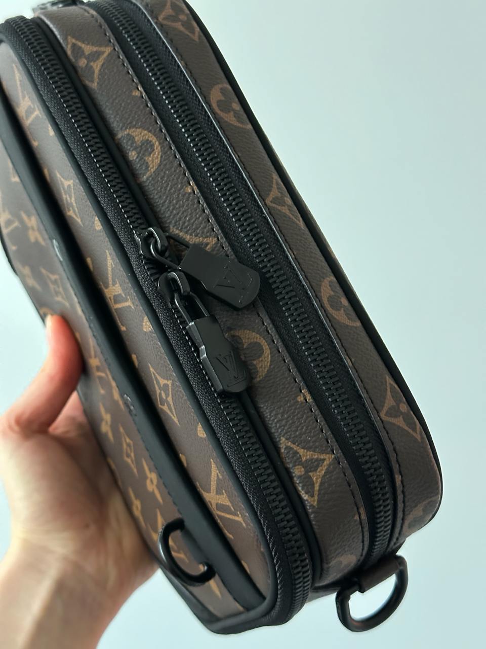 Louis Vuitton Alpha Wearable Wallet Brown/Black - 12