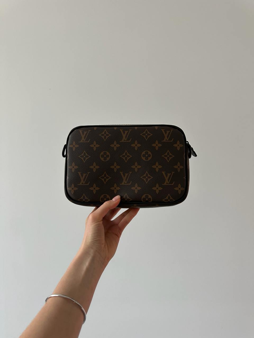 Louis Vuitton Alpha Wearable Wallet Brown/Black - 9