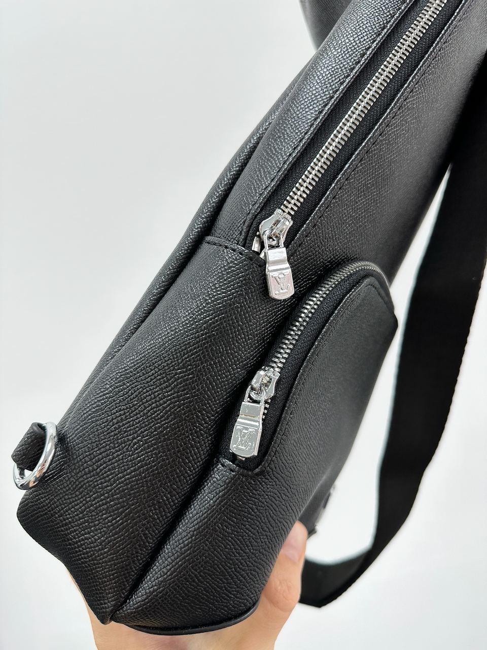 Louis Vuitton Avenue Slingbag NM Black/Silver - 14