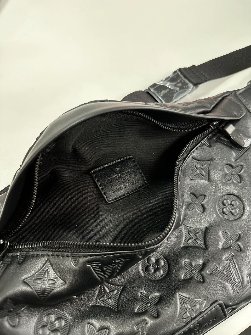 Louis Vuitton Bumbag Black Embossing Leather - 16