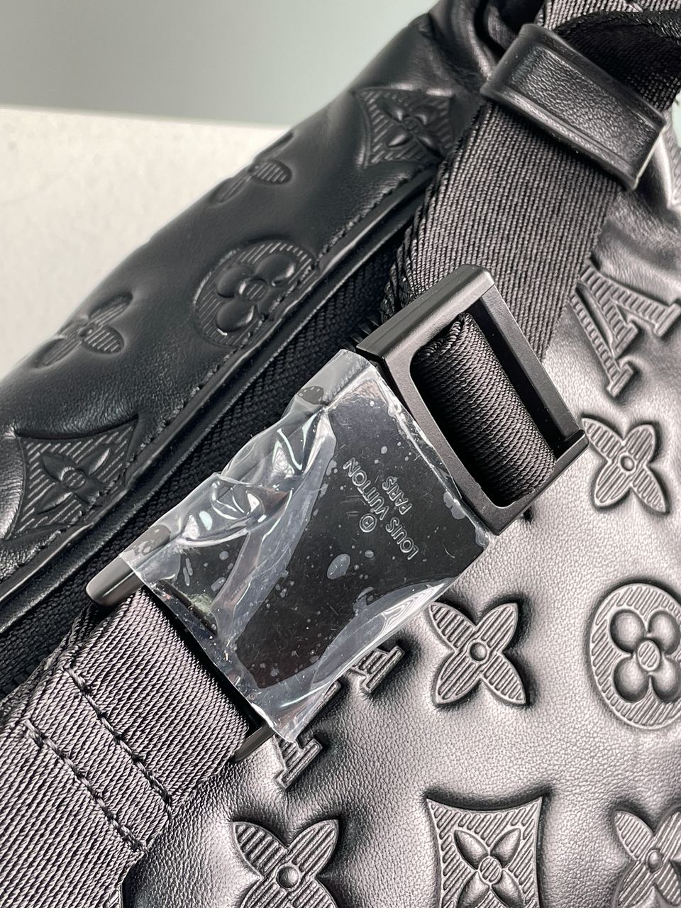 Louis Vuitton Bumbag Black Embossing Leather - 19