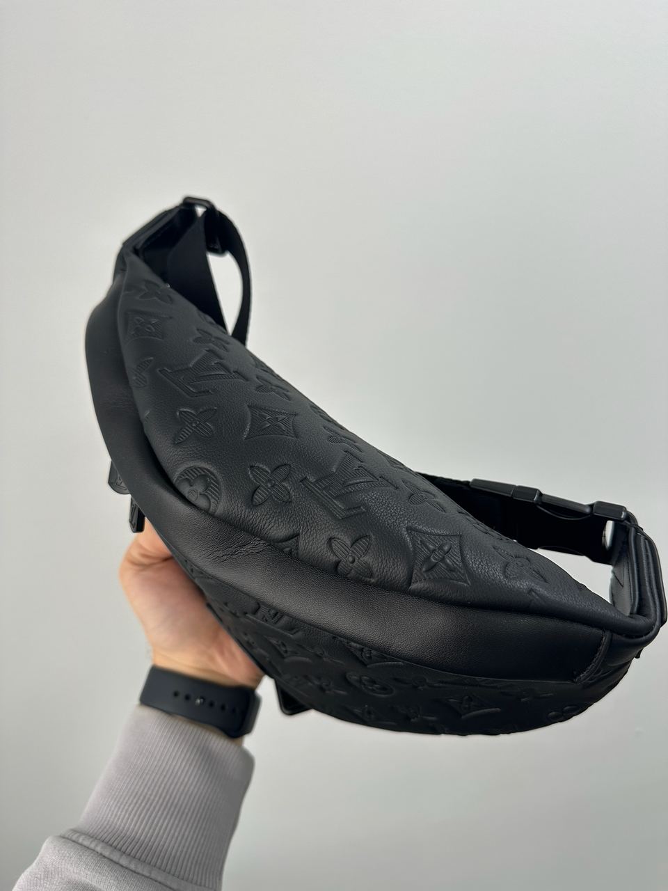 Louis Vuitton Bumbag Black Embossing Leather - 9