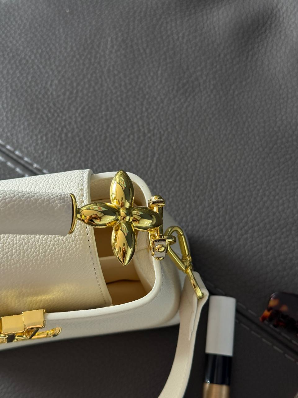 Louis Vuitton Capucines BB Milk/Gold - 10