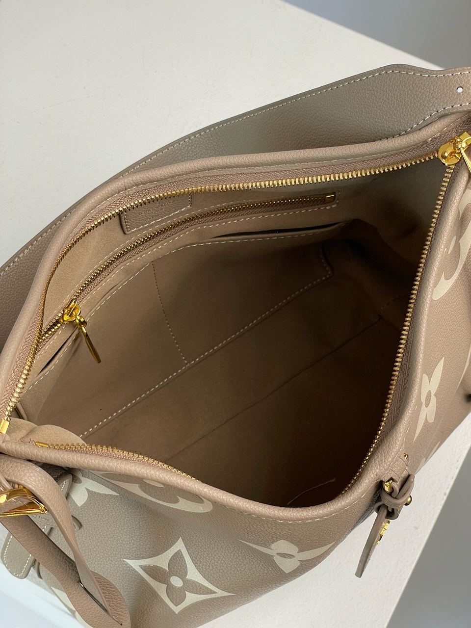 Louis Vuitton CarryAll PM Bicolor Monogram Empreinte Leather Beige - 26