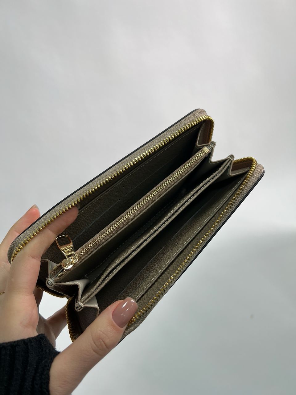 Louis Vuitton Clemence Wallet Bicolor Beige/Cream - 13