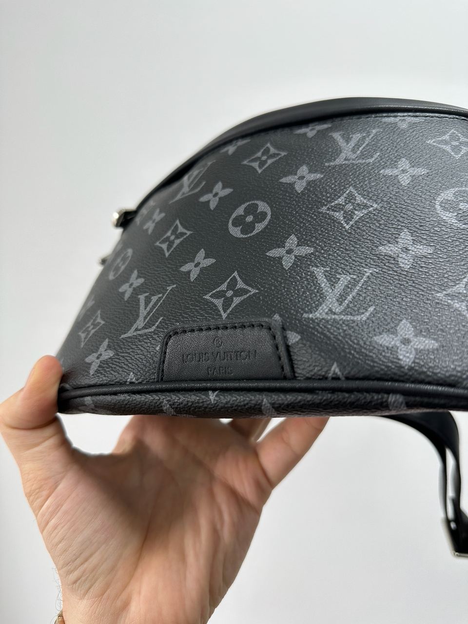 Louis Vuitton Discovery PM Bumbag Grey Canvas - 5